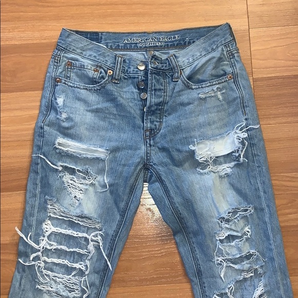 ⚡️SALE⚡️ American Eagle Destroyed Jeans - Picture 2 of 5